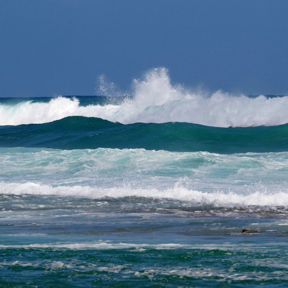 El SNM informó que el norte de Puerto Rico está afectado por una combinación de marejada con vientos fuertes.