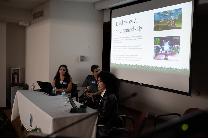 "El rol de los videojuegos en el aptrendizaje", una de las conferencias del Primer Congreso Puertorriqueño de Investigación y Estudios sobre Videojuegos celebrado en el 2025 en la Universidad de Puerto Rico, recinto de Río Piedras.