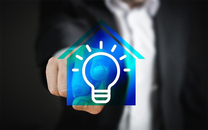 El encierro en los hogares por la pandemia, ha causado un alto consumo de energía eléctrica en los hogares. (Pixabay)