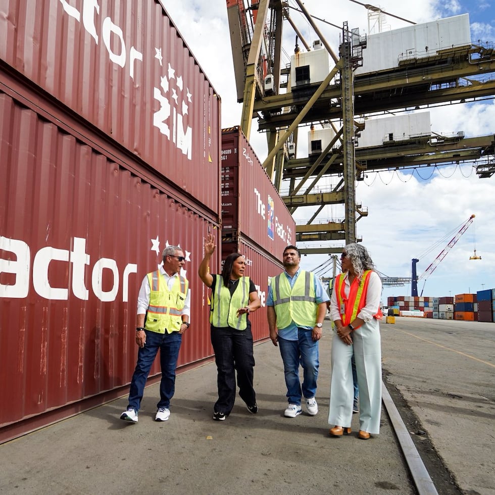 Los vagones de 40 pies iban cargados a capacidad con artículos de primeros auxilios, medicamentos, artículos de higiene personal y limpieza, entre otros.