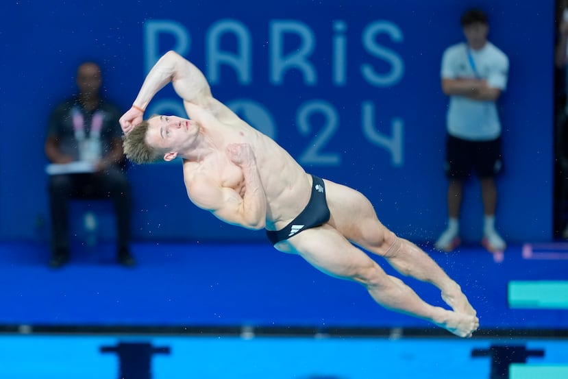 El británico Jack Laugher compite en los clavados, trampolín de 3 metros, en los Juegos Olímpicos.