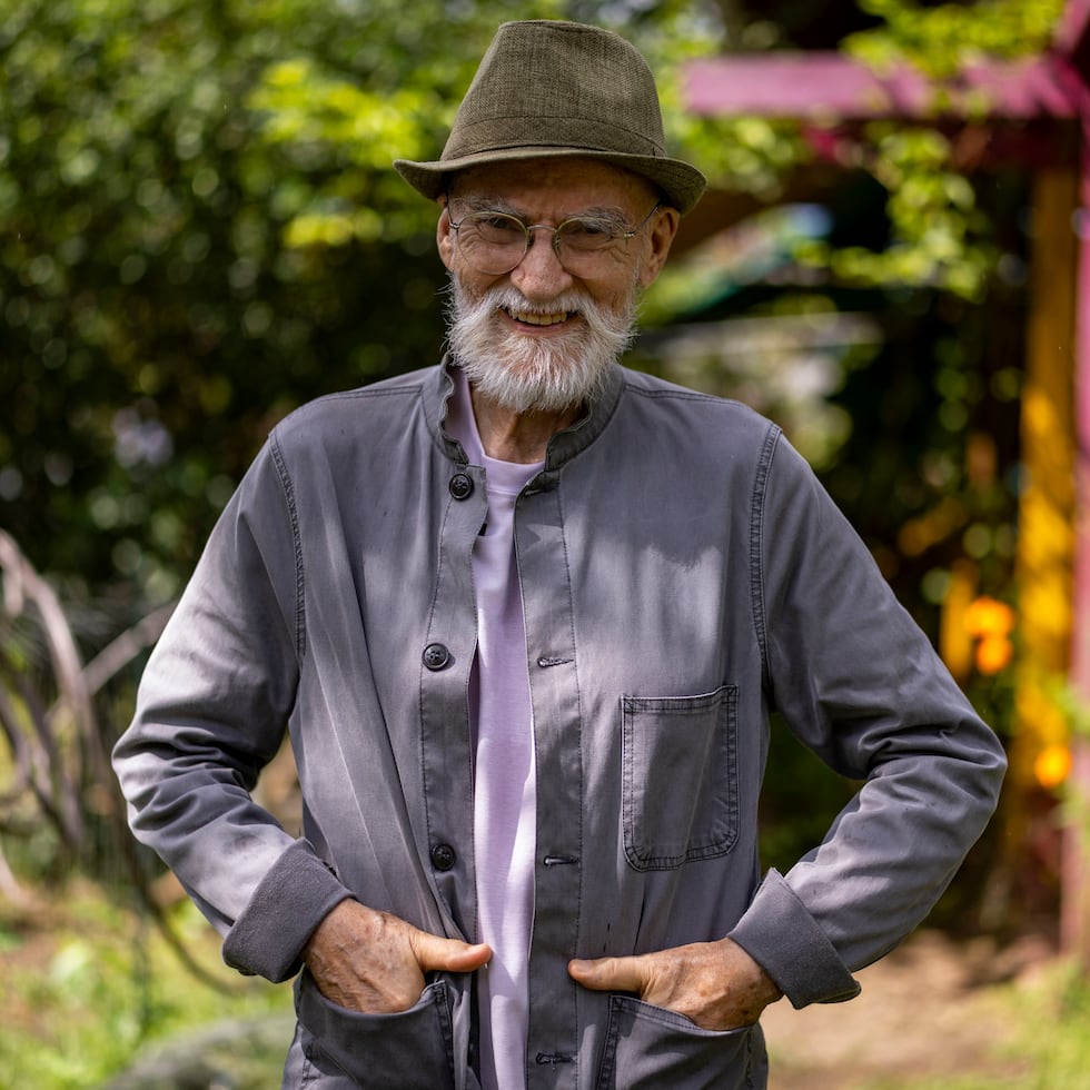 Artist Antonio Martorell called on the public to fight for the preservation of natural resources in Puerto Rico.