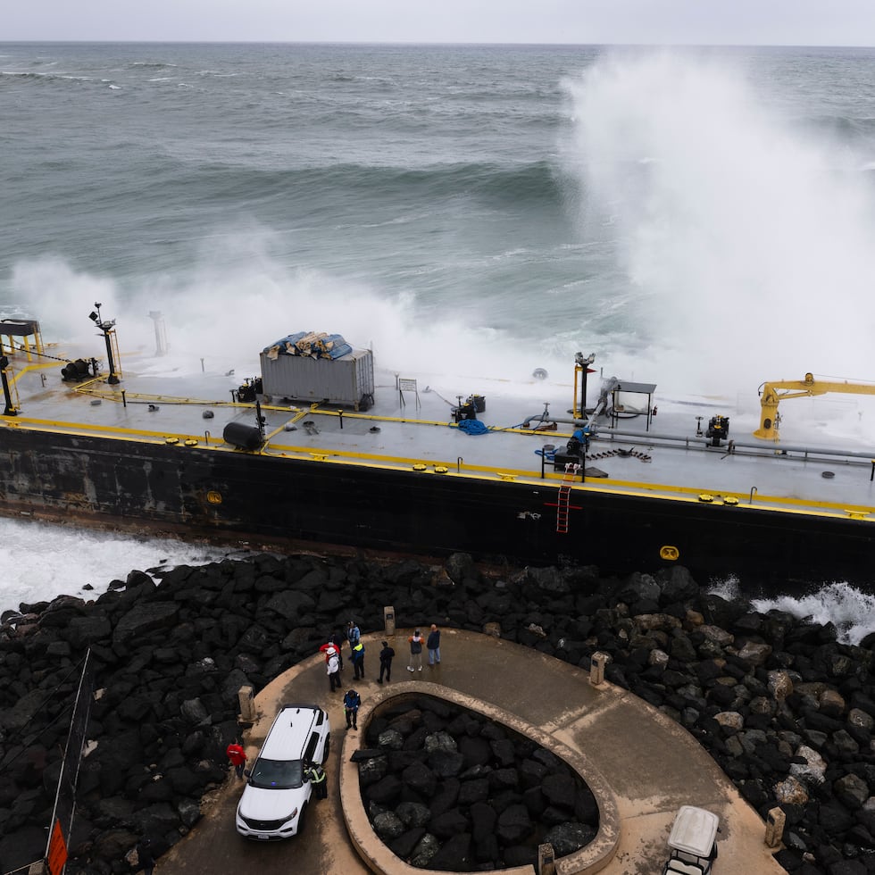 El pasado 9 de febrero el Defiant encalló mientras era remolcada hacia el Puerto de San Juan.