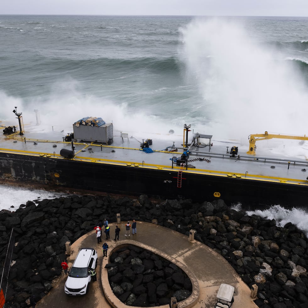 Imagen de la barcaza.