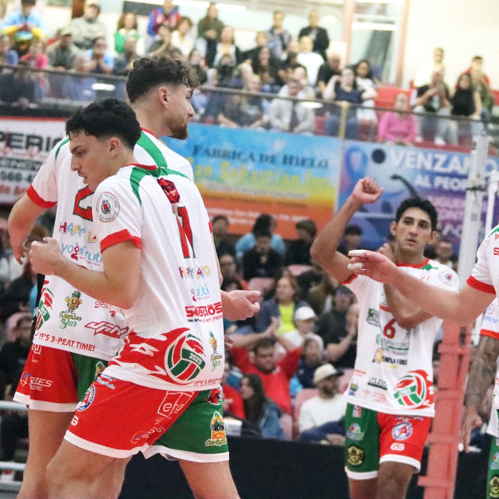 Todo ha sido alegría para los Caribes de San Sebastián en los primeros tres juegos de la temporada regular 2025-26.