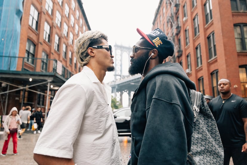 Xander Zayas y Jaron Ennis First posaron en las calles de Nueva York.