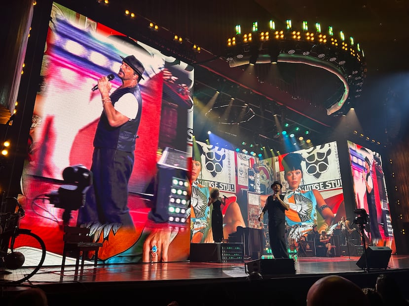 El público que abarrotó la sala el viernes, 5 de diciembre de 2025, presenció la función número 23 de la residencia del cantautor Ricardo Arjona, que comenzó el pasado 31 de octubre.