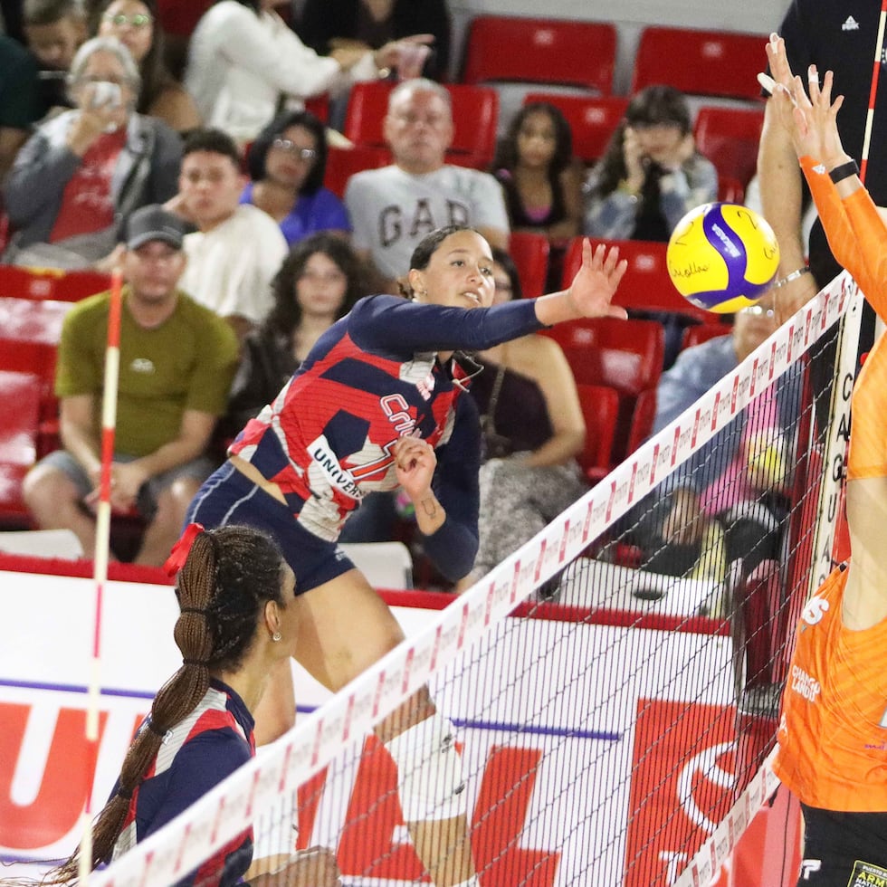 Sofía Victoriá (izquierda) finalizó su primera temporada en la LVSF con 223 puntos para un promedio de 3.28 tantos por set para Caguas, que ganó la temporada regular y eventualmente el título.