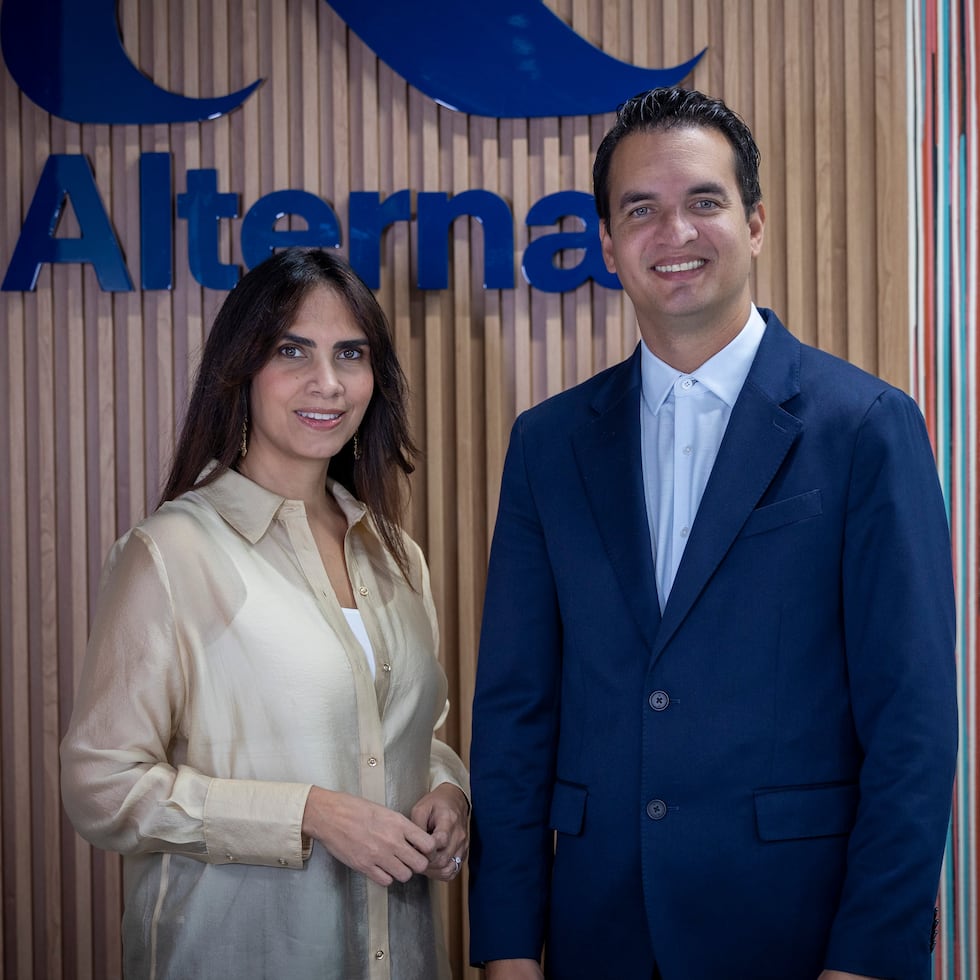 Ángel Hoyos, founder and CEO of Alterna and Diversia Health, and Yari Rivas, co-founder of both organizations.
IN THE PHOTO:
- Ángel Hoyos, founder and CEO of Alterna and Diversia Health
- Yari Rivas, co-founder of Alterna and Diversia Health
PHOTO BY: Pablo.martinez@gfrmedia.com
Pablo Martínez Rodríguez
Ángel Hoyos, Yari Rivas, CEO of Alterna Agency, Diversia Health, artificial intelligence, AI, Digital Marketing