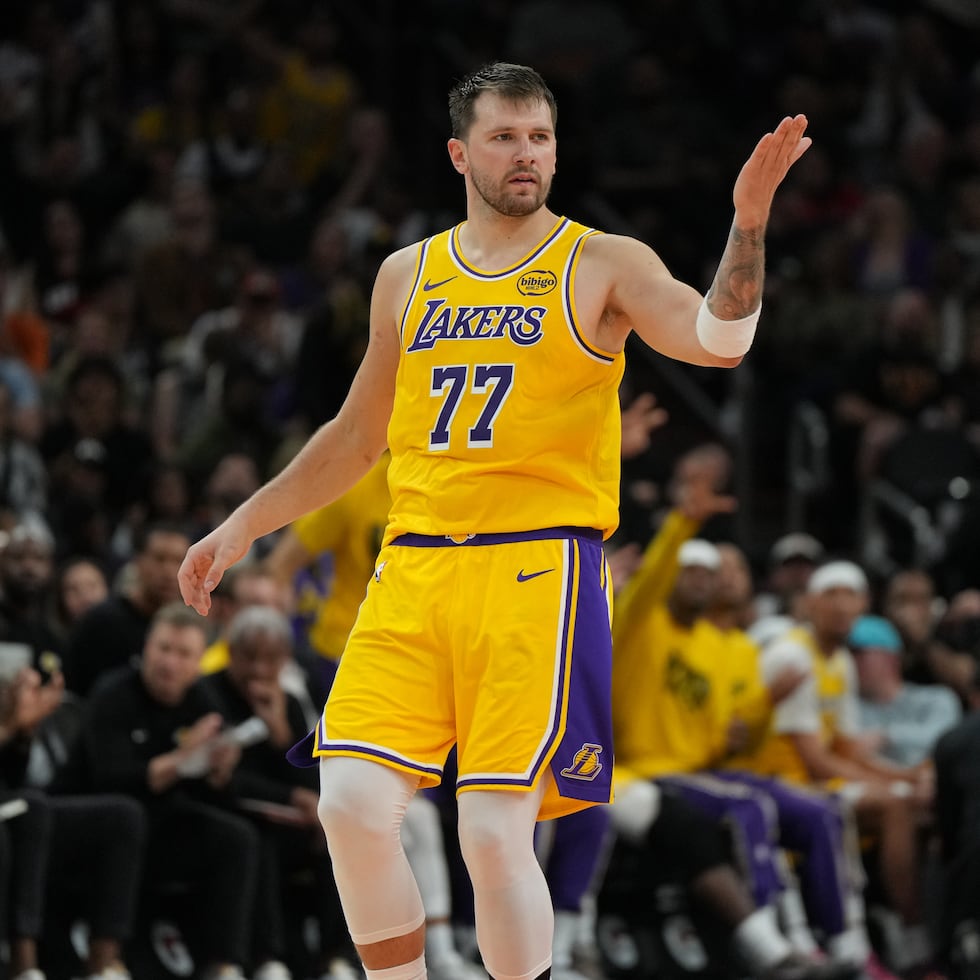 Luka Doncic tiene un salario para esta temporada de casi $46 millones.