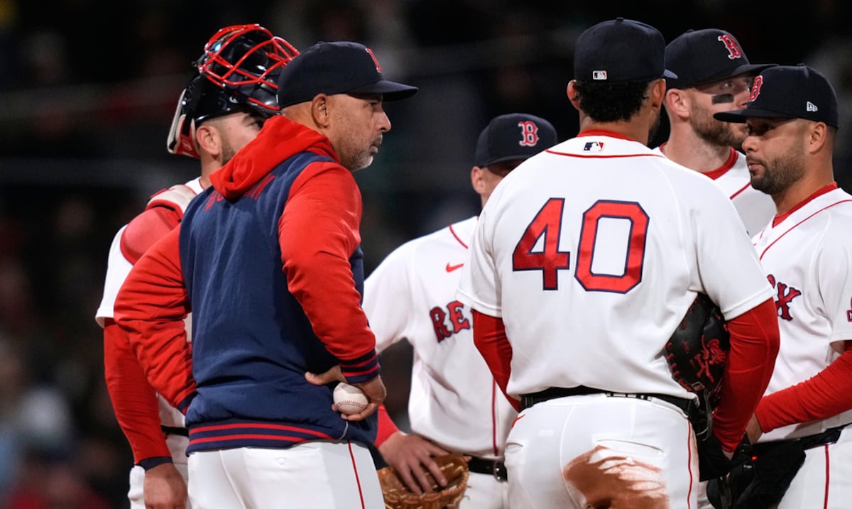 “Alex Cora no recibió una oportunidad justa”: Boston intenta recomponerse sin el mánager boricua