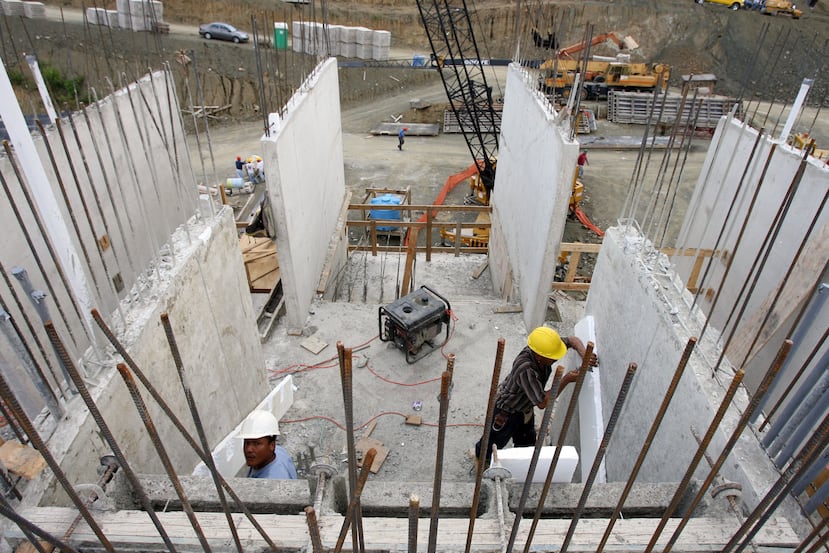 La industria de la construcción no ha podido tener continuidad en los proyectos de reconstrucción por la falta de fluidez de los fondos federales.
