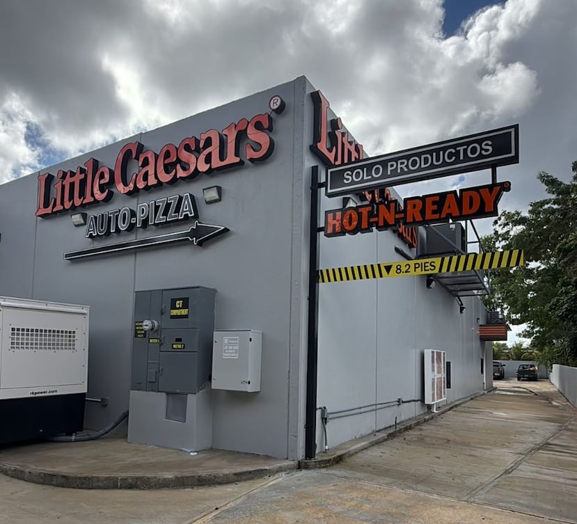 El restaurante de Trujillo Alto Fairview incorporó el innovador servicio Auto-Pizza (servicarro).