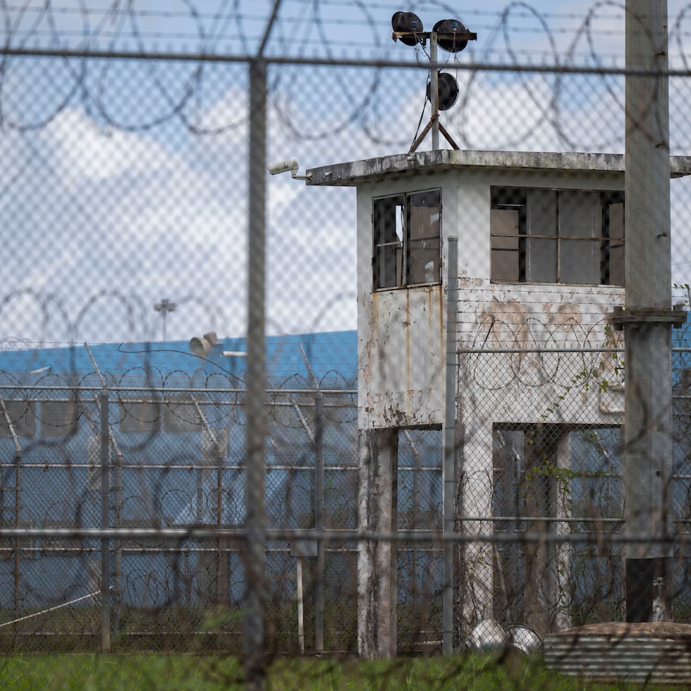 Fachada del complejo correccional 705 en Bayamón.