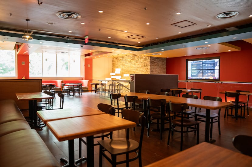 Sazón Cocina Criolla, en Bayamón, tiene un segundo nivel el cual está disponible para eventos y actividades privadas.