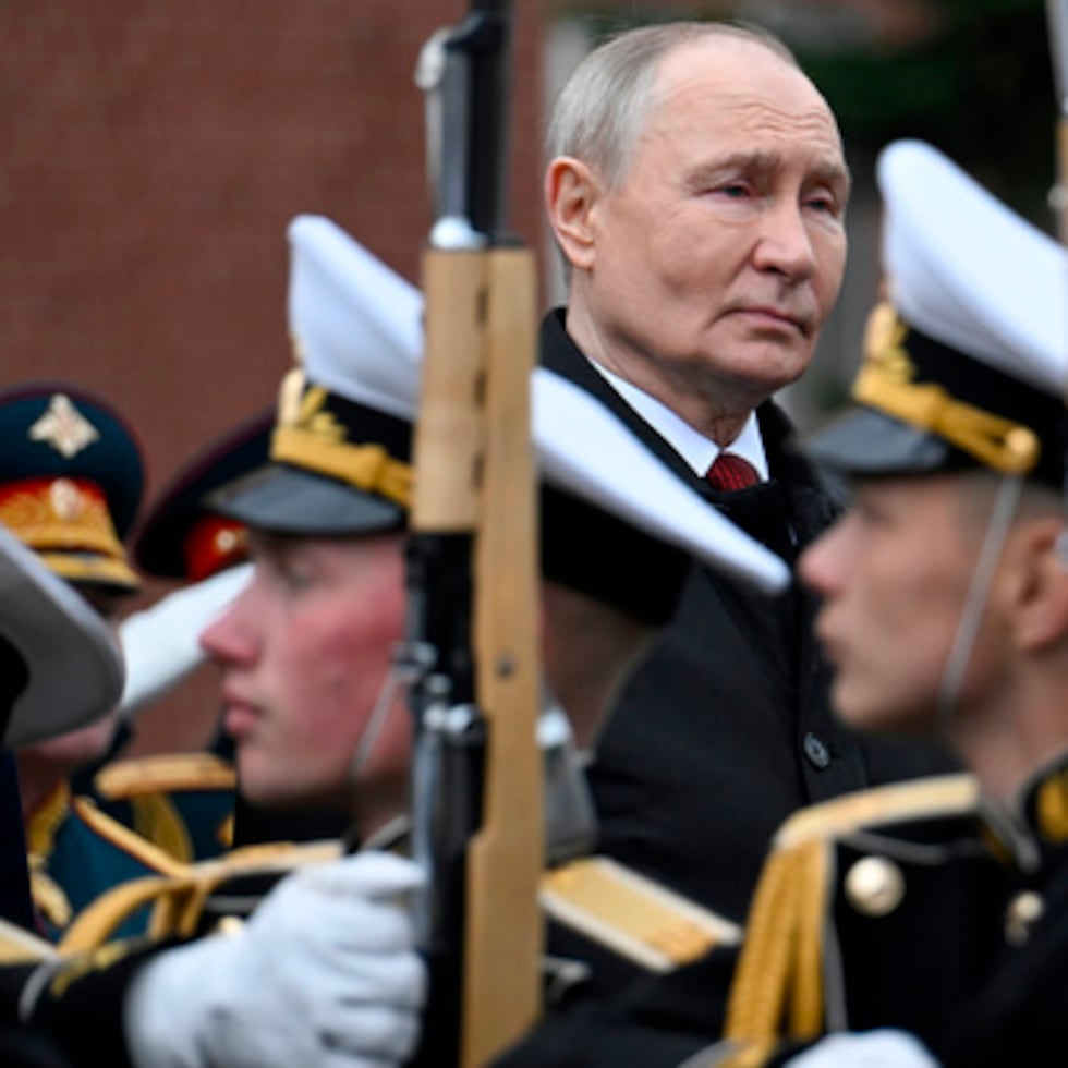 El presidente ruso Vladimir Putin tuvo un encuentro con la prensa en el Palacio de Constantino en las afueras de la ciudad de San Petersburgo.