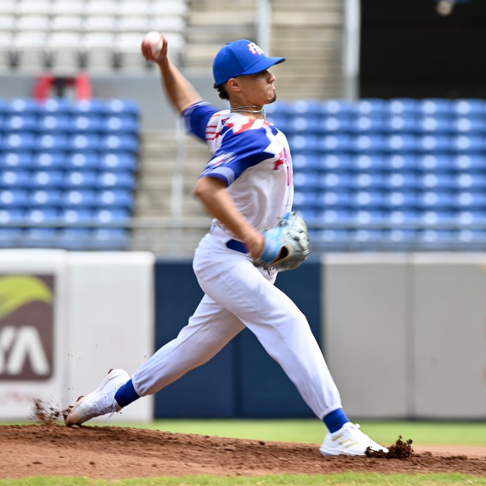 El zurdo Jorhan Laboy en un partido con la Selección Nacional boricua en 2023.