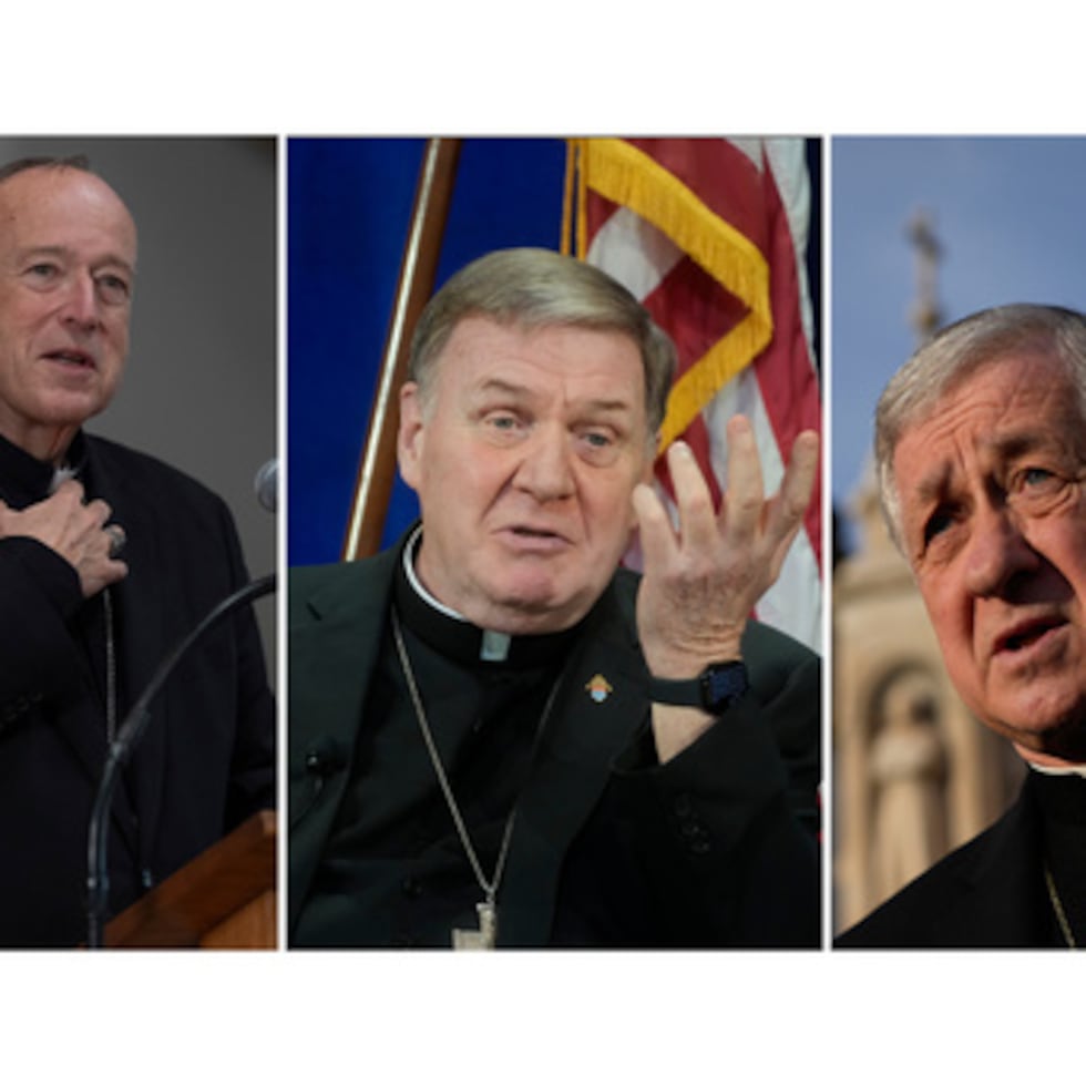 Este combo muestra, de izquierda a derecha, al cardenal Robert McElroy, al cardenal Joseph Tobin y al cardenal Blase Cupich. (AP Photo/Archivo)