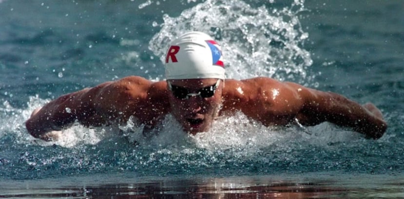 El nadador velocista Ricardo Busquets sumó cuatro medallas en los Juegos Centroamericanos y del Caribe Maracaibo 1998. (Archivo)