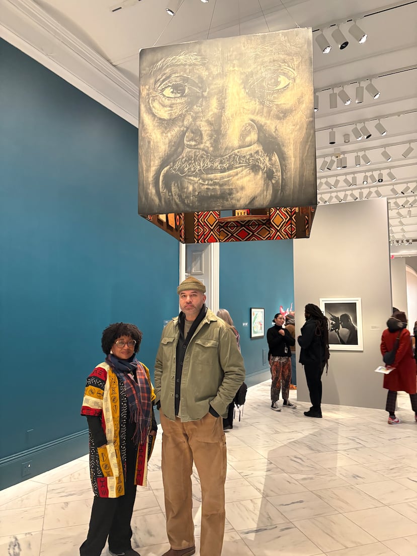 Hilda Curet, hija de Tite, y Adrián Román, autor de la obra "La caja de la memoria viva: Tite Cure Alonsot".