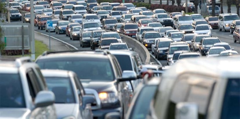 El choque se sumó a otras colisiones y situaciones que han provocado desde temprano congestiones vehiculares en varias vías principales de la zona metropolitana. (Archivo)