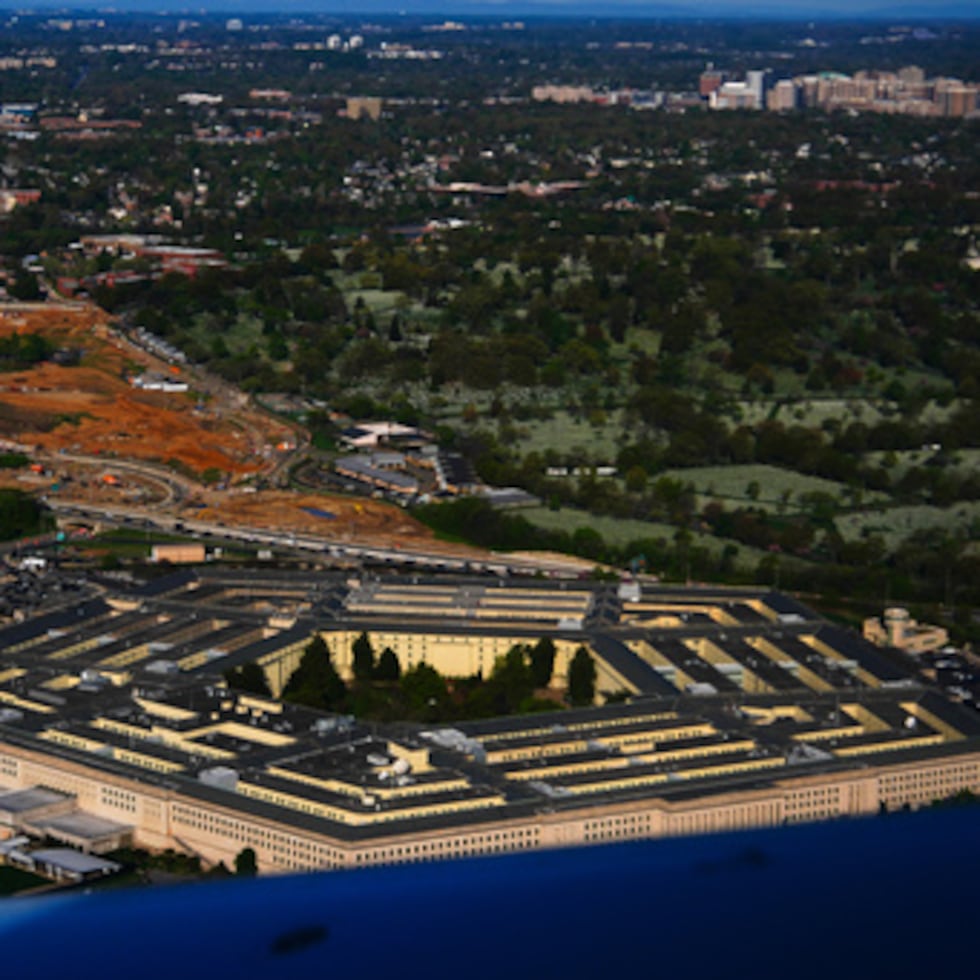 El Pentágono visto desde un avión, el martes 7 de abril de 2026, en Washington. (AP Foto/Julia Demaree Nikhinson)