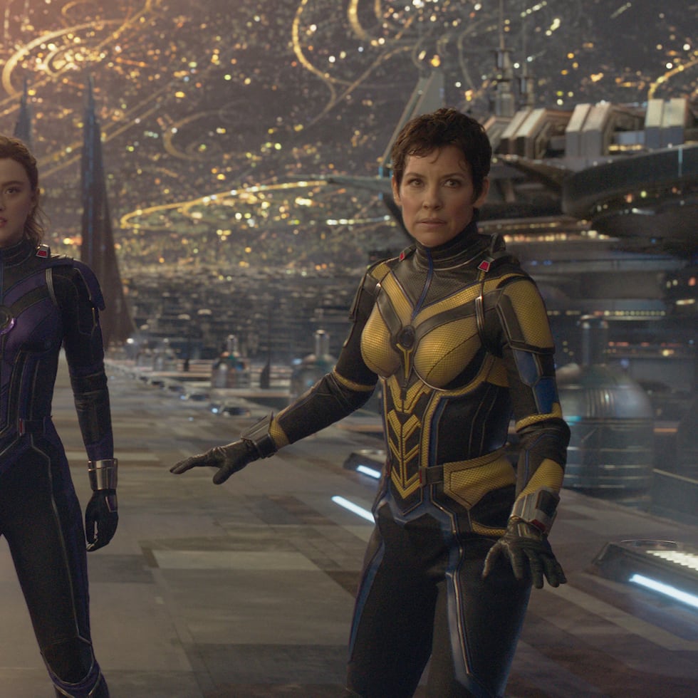 Paul Rudd, Kathryn Newton y Evangeline Lilly en una escena de "Ant-Man and the Wasp: Quantumania".
(Disney/Marvel Studios via AP)