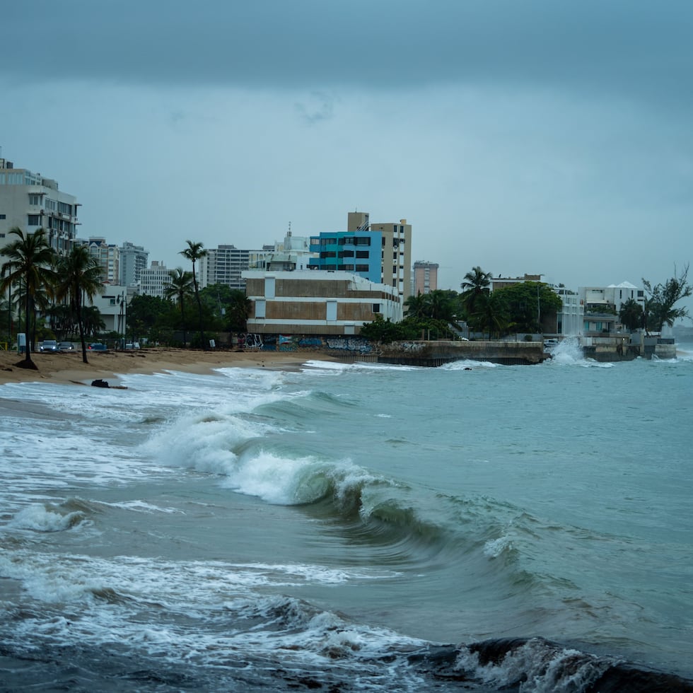 There is the possibility of breaking waves of around 18 feet.