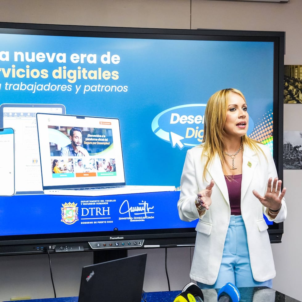 La secretaria del Departamento del Trabajo y Recursos Humanos, María del Pilar Vélez Casanova, durante el lanzamiento de la plataforma Desempleo digital.