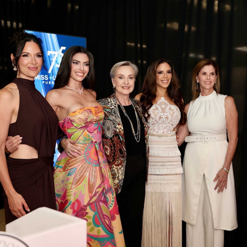 Denise Quiñones, Jennifer Barreto, Barbara Torres, Mayra Matos y Ana Rosa Brito. (Foto: Miss Universe Puerto Rico)