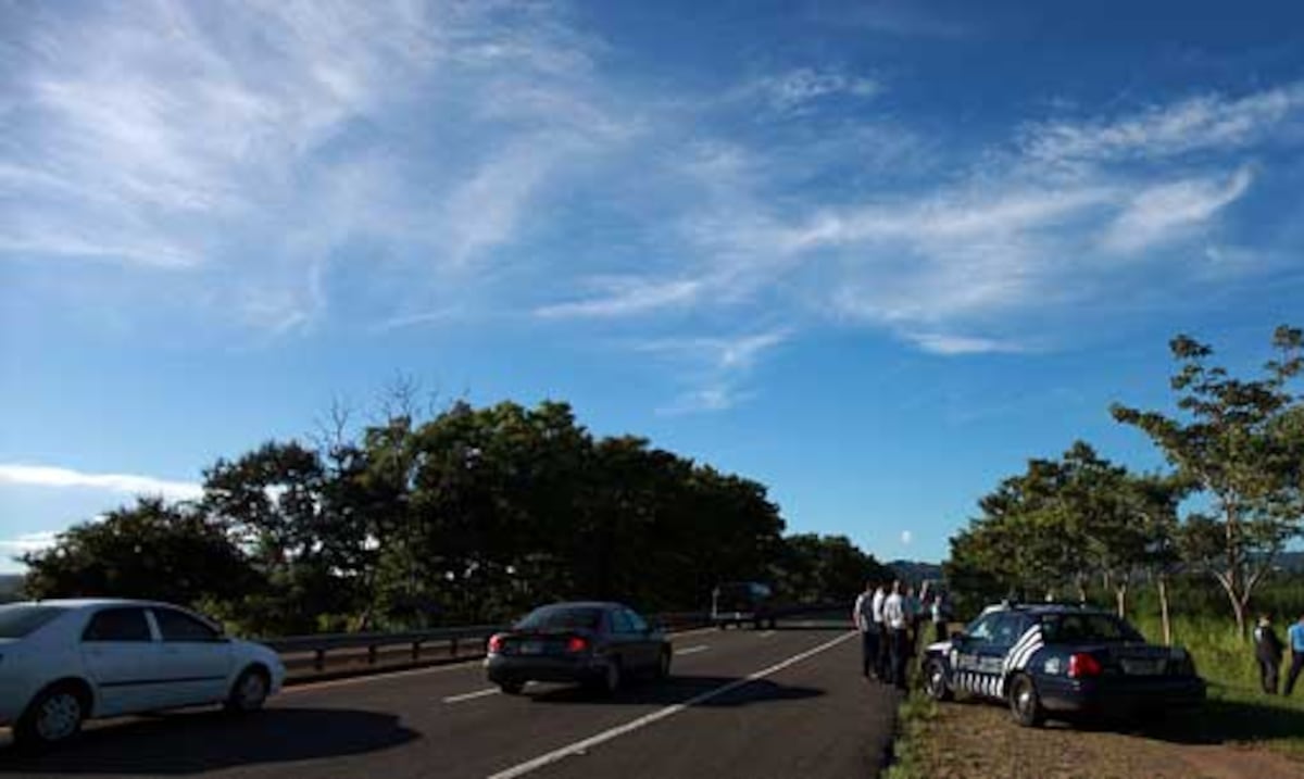 Junta Fiscal asigna $94 millones para la reparación de carreteras en toda la isla
