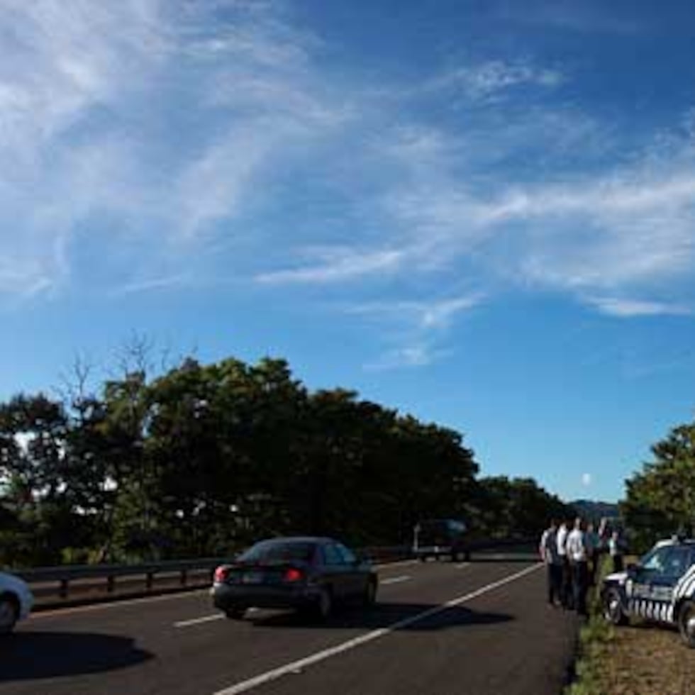 La Fortaleza añadió que el DTOP recibió el visto bueno para presentar acuerdos de colaboración (MOUs) con los municipios participantes.