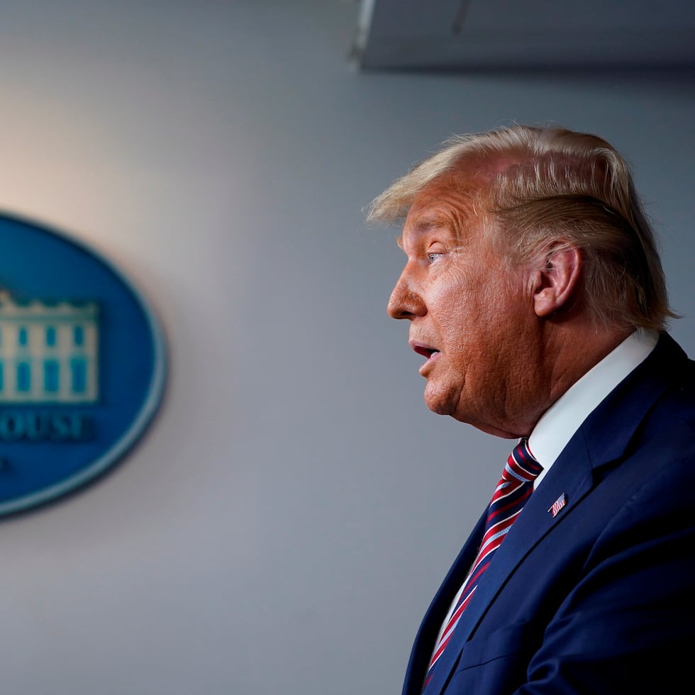 Donald Trump destituyó a seis de los siete miembros de la Junta de Supervisión Fiscal.