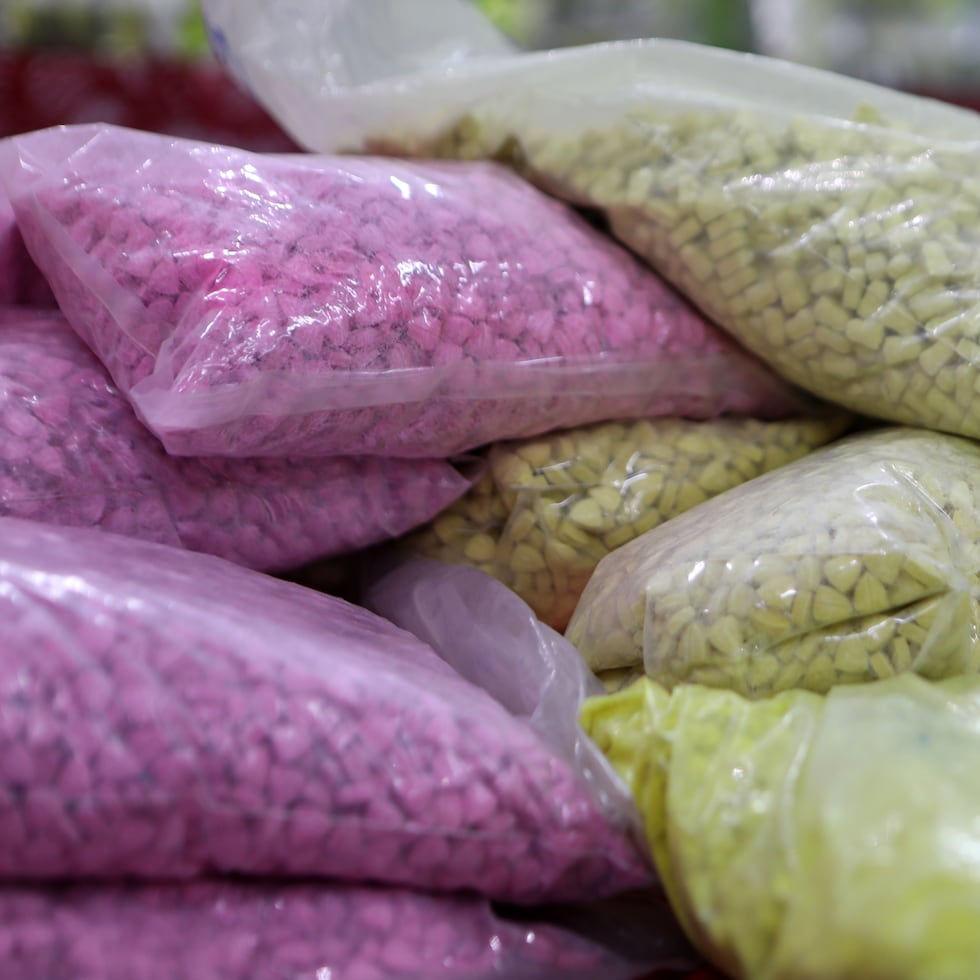 La mayor parte de las 1,115 libras de metanfetamina se descubrió oculta en las esquinas de cajas de chayote que se importaron recientemente de México.