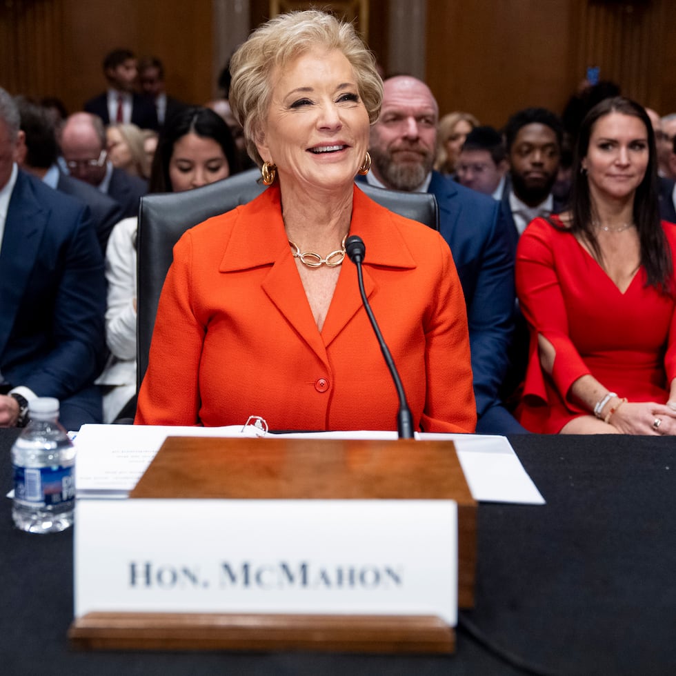 La secretaria de Educación federal, Linda McMahon, durante su vista de confirmación.