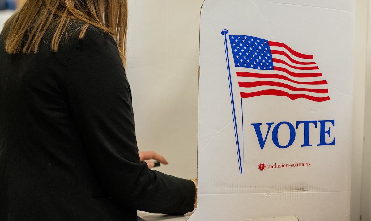 Expertos: no hay pruebas de que interferencia extranjera haya alterado elecciones en EE.UU.