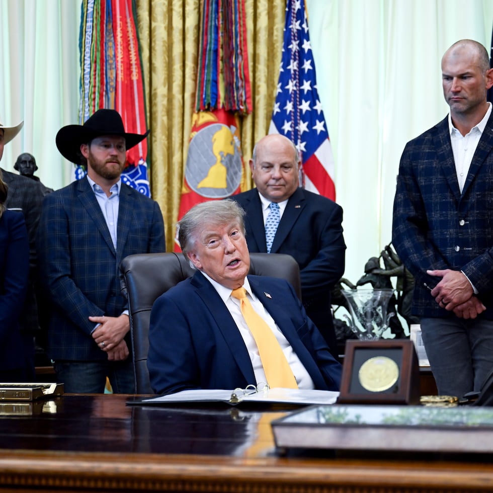 El presidente de Estados Unidos, Donald Trump, brindando declaraciones.