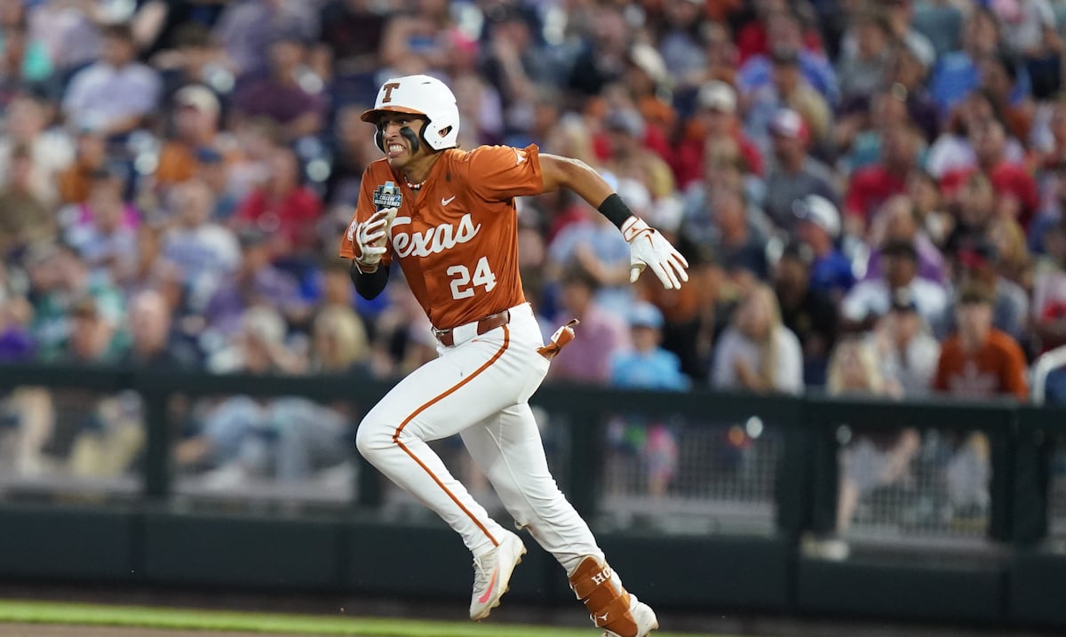 Adrián Rodríguez, con sangre boricua, logra tercer ciclo en la historia de la Serie Mundial NCAA