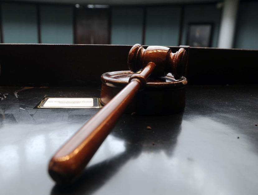 Se determinó causa para arresto contra la mujer por los delitos de apropiación ilegal de vehículo, posesión o traspaso de documentos falsificados y apropiación ilegal agravada. (Archivo / GFR Media)