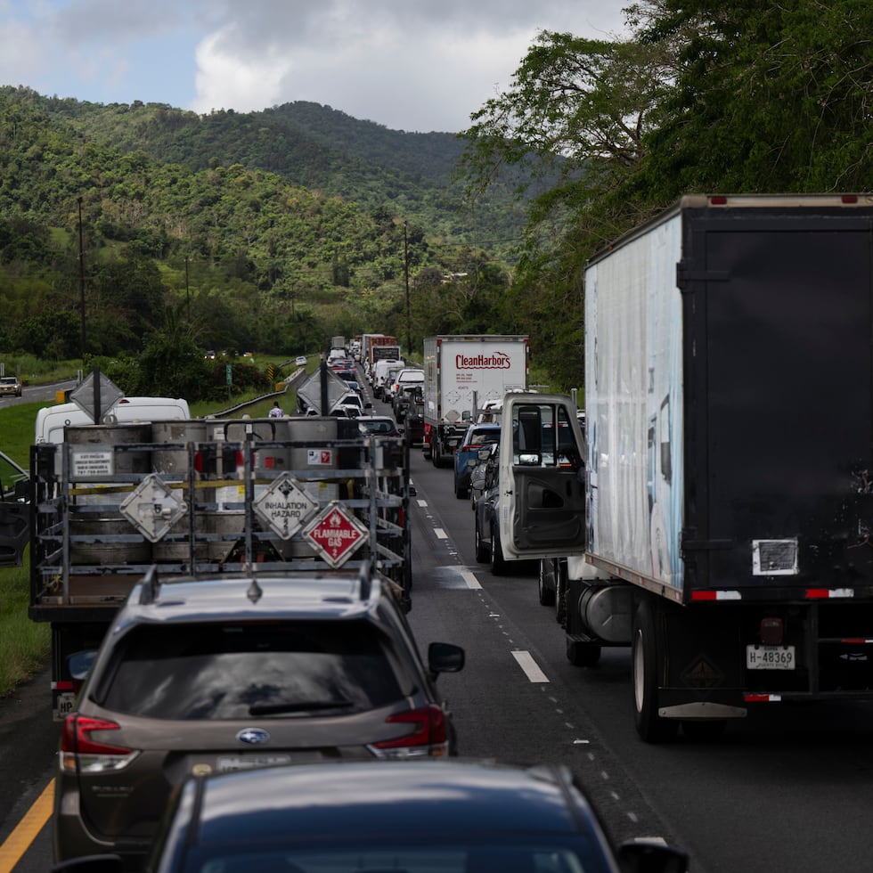 Varias agencias de seguridad y emergencias están en la zona atendiendo el accidente.