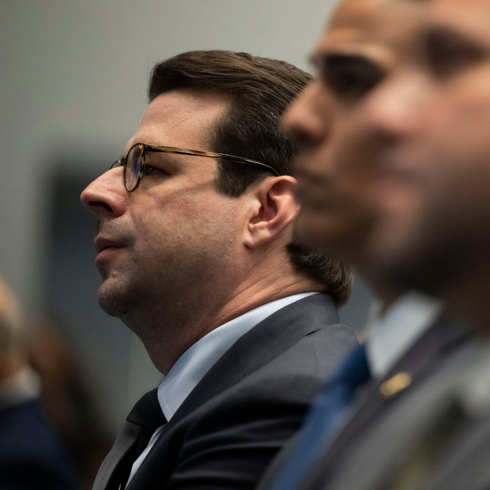 En primer plano, el secretario de la Gobernación, Francisco Domenech.