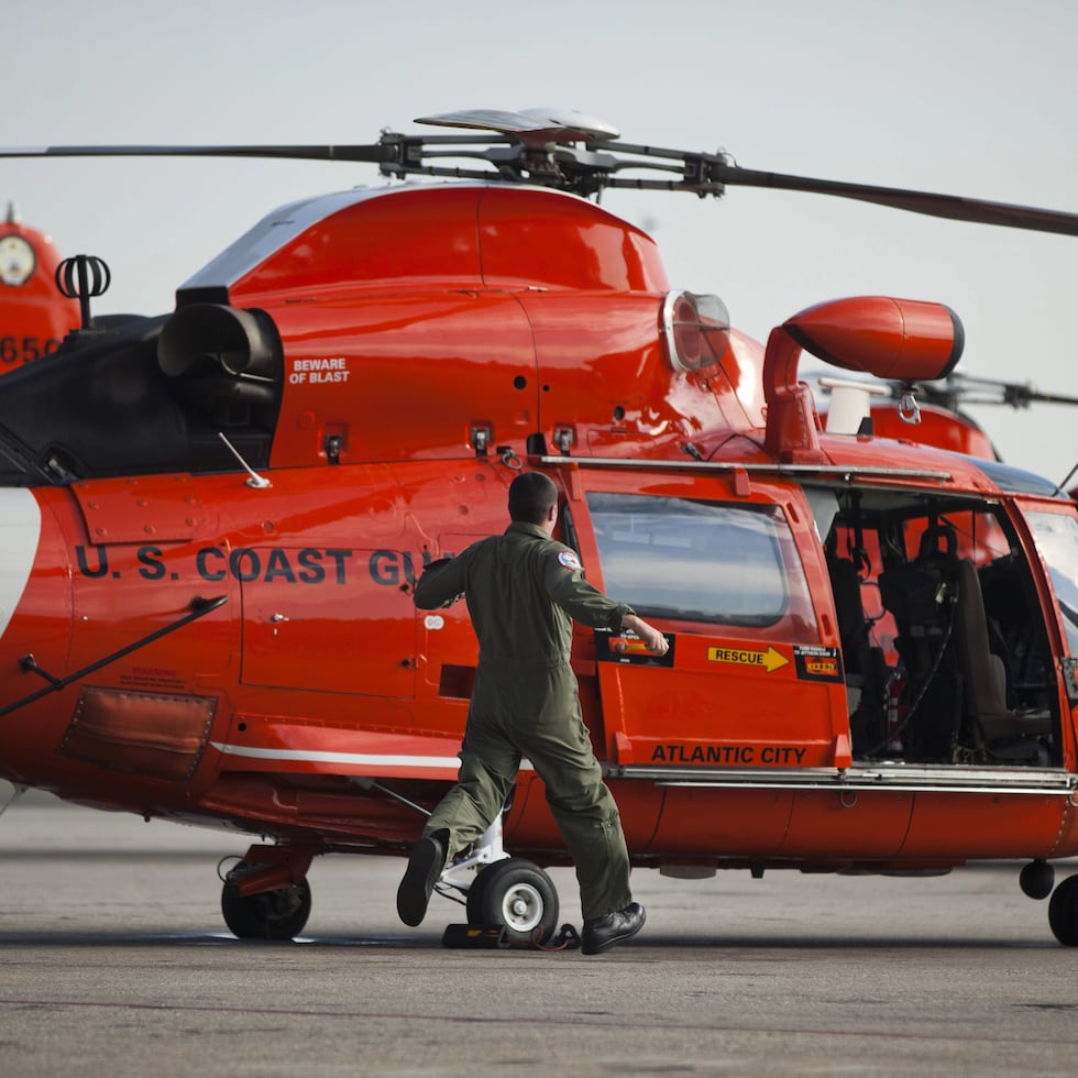 La USCG y varias agencias bahameñas participaron en la búsqueda y el rescate.