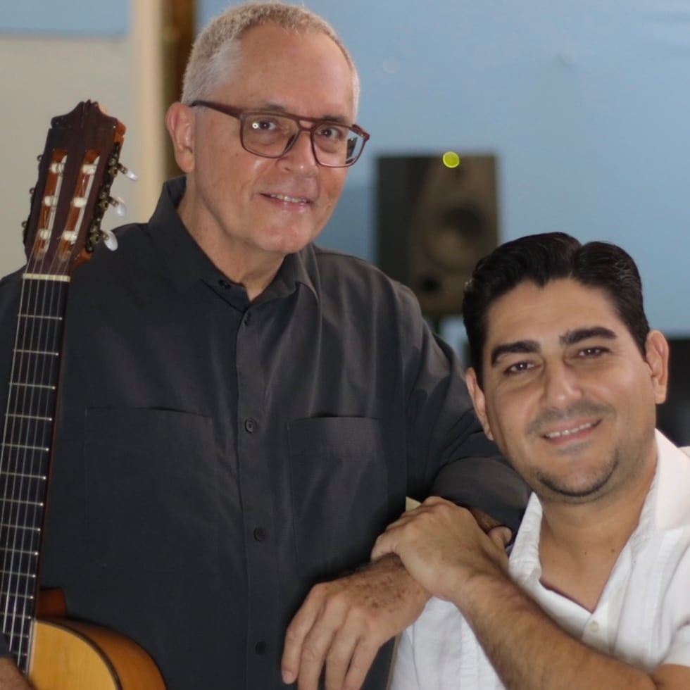 El cantante cubano Freddy Lugo, a la derecha, se presentará junto al pianista Eduardo Reyes, a la izquierda, en el espectáculo “Con Pablo en el alma”.