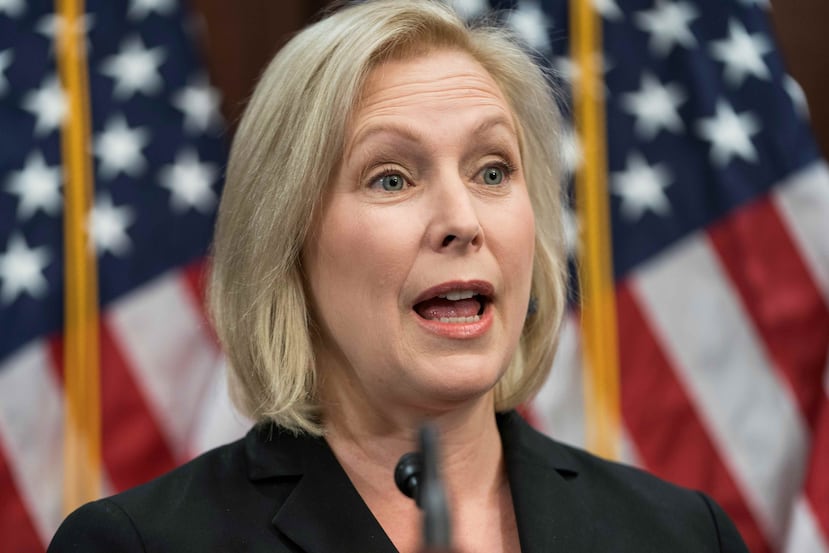 Demócratas del Congreso, encabezados por la boricua Nydia Velázquez y la senadora Kirsten Gillibrand (arriba), han propuesto crear una comisión independiente que investigue a fondo la respuesta del gobierno de Trump a la emergencia. (EFE / Jim Lo Scalzo)