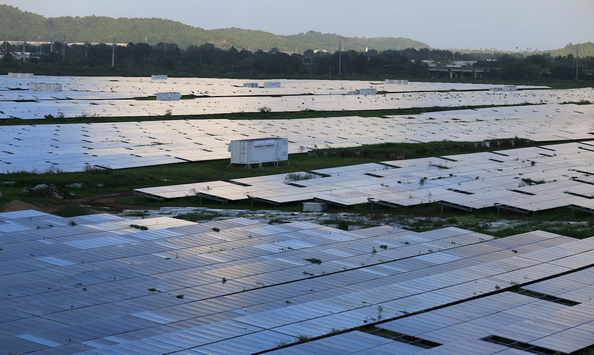 Junta de Gobierno de la AEE aprueba proyecto masivo de energía solar y baterías