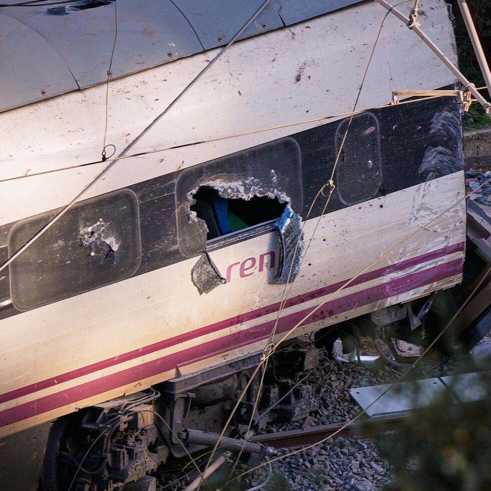 El accidente ha sucedido en un tren de cercanías entre las poblaciones de Sant Sadurní d’Anoia y Gelida, a unos 40 kilómetros de Barcelona.