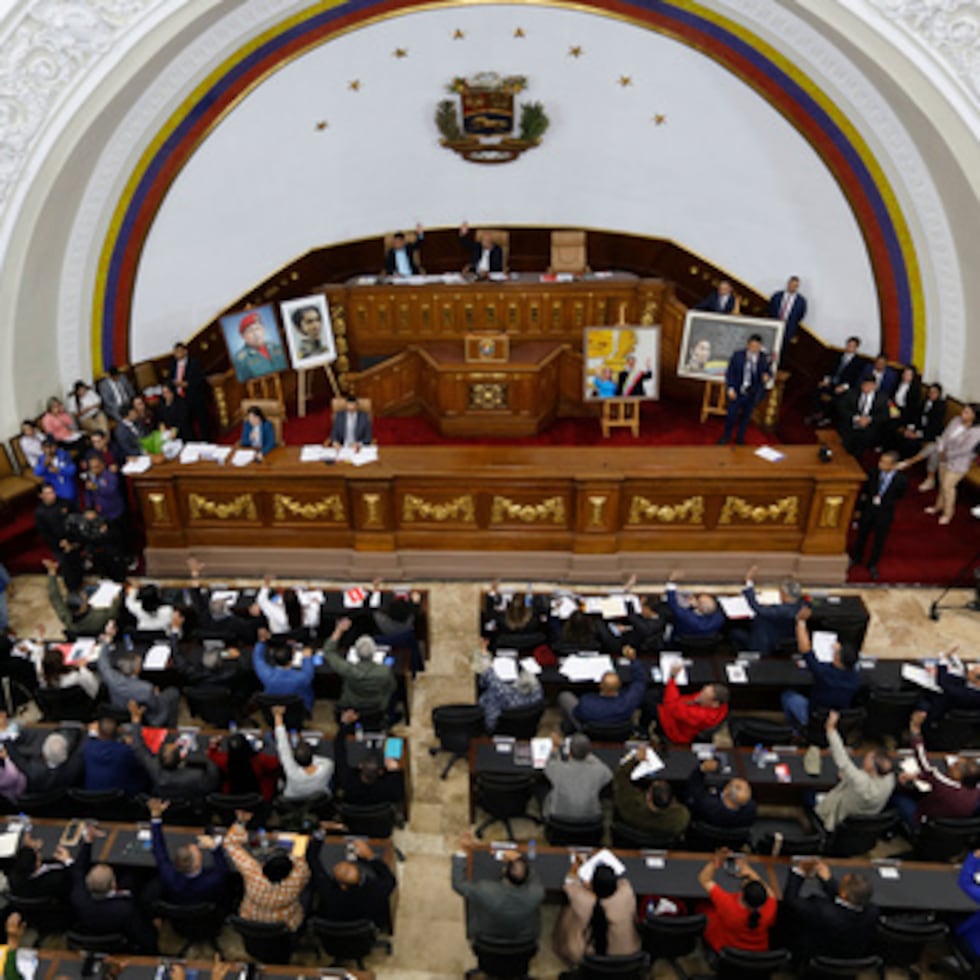 Legisladores votan sobre un proyecto de ley de amnistía en la Asamblea Nacional en Caracas, Venezuela, el jueves 12 de febrero de 2026.