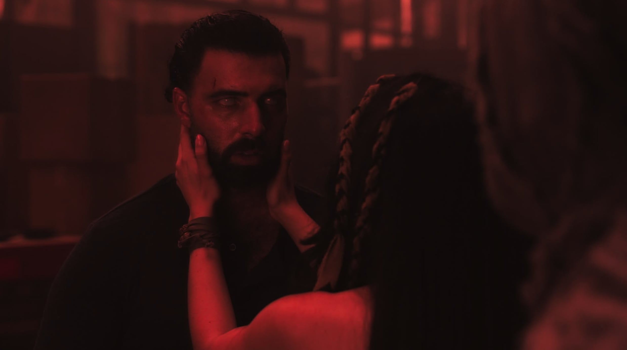 Jencarlos Canela enfrenta sus demonios en filme boricua “La Puerta”