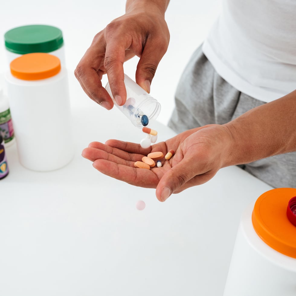 Muchas personas no se informan acerca de las interacciones de los suplementos con los medicamentos que toman.