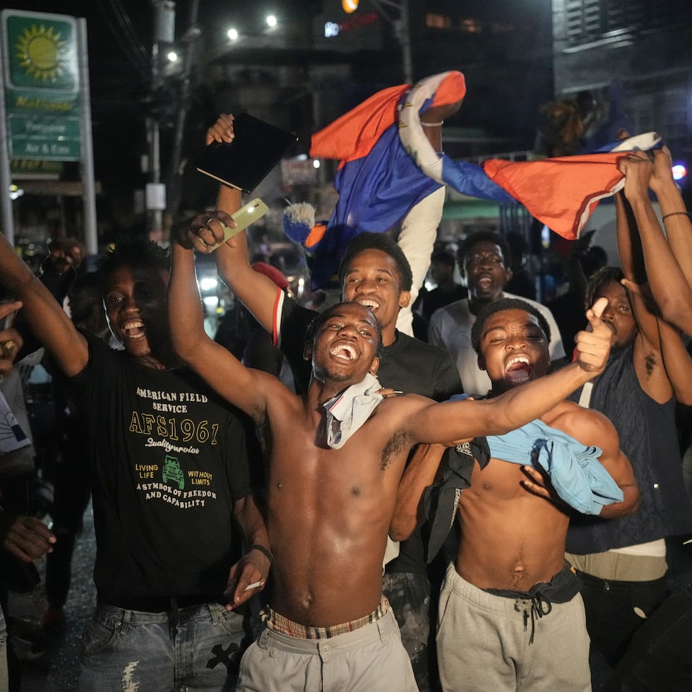 Aficionados de la isla caribeña celebran la victoria sobre Nicaragua.